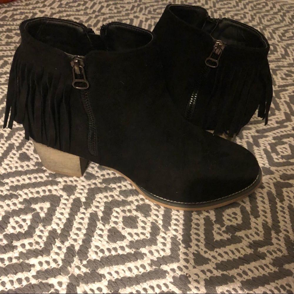 Black fringe booties